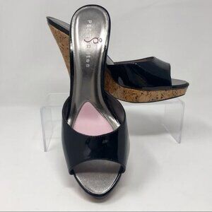 NWT Paris Hilton Black Patent Charme Platform Slide 9M